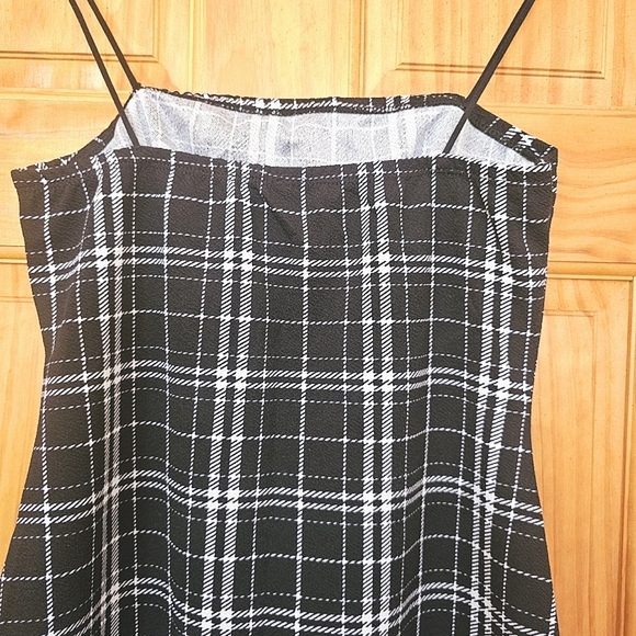 NWOT Women's Black & White Plaid Bodycon Mini Dress With Spaghetti Strap, Size M - Picture 7 of 11